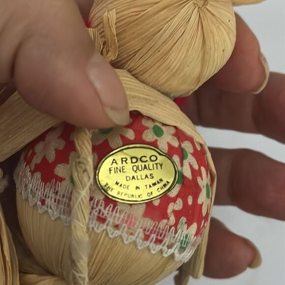 Vtg 70s Ardco Corn Husk Straw Mouse Christmas Tree Ornament with Broom - Picture 7 of 7